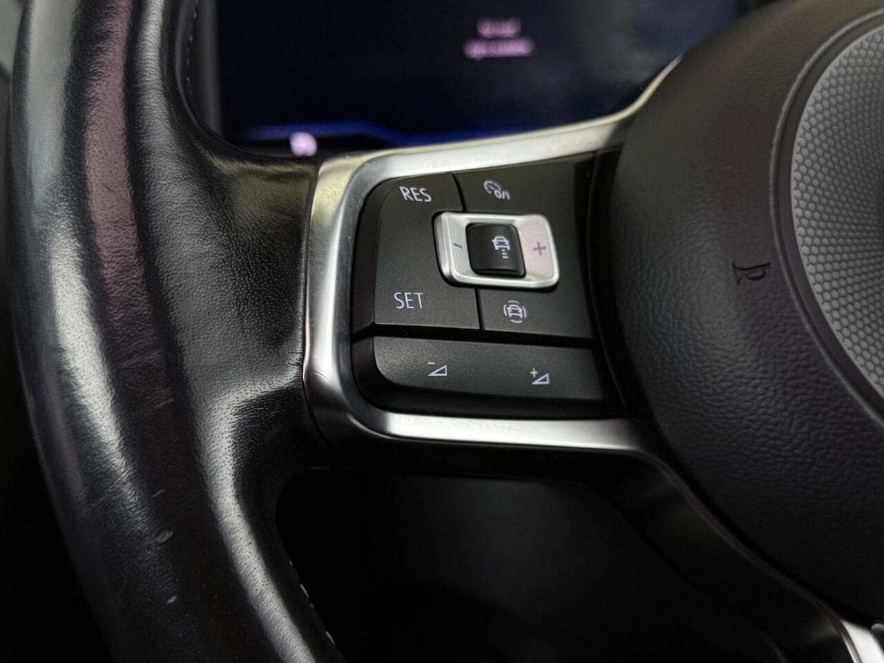 Volkswagen Tiguan thumbnail Misc Controls