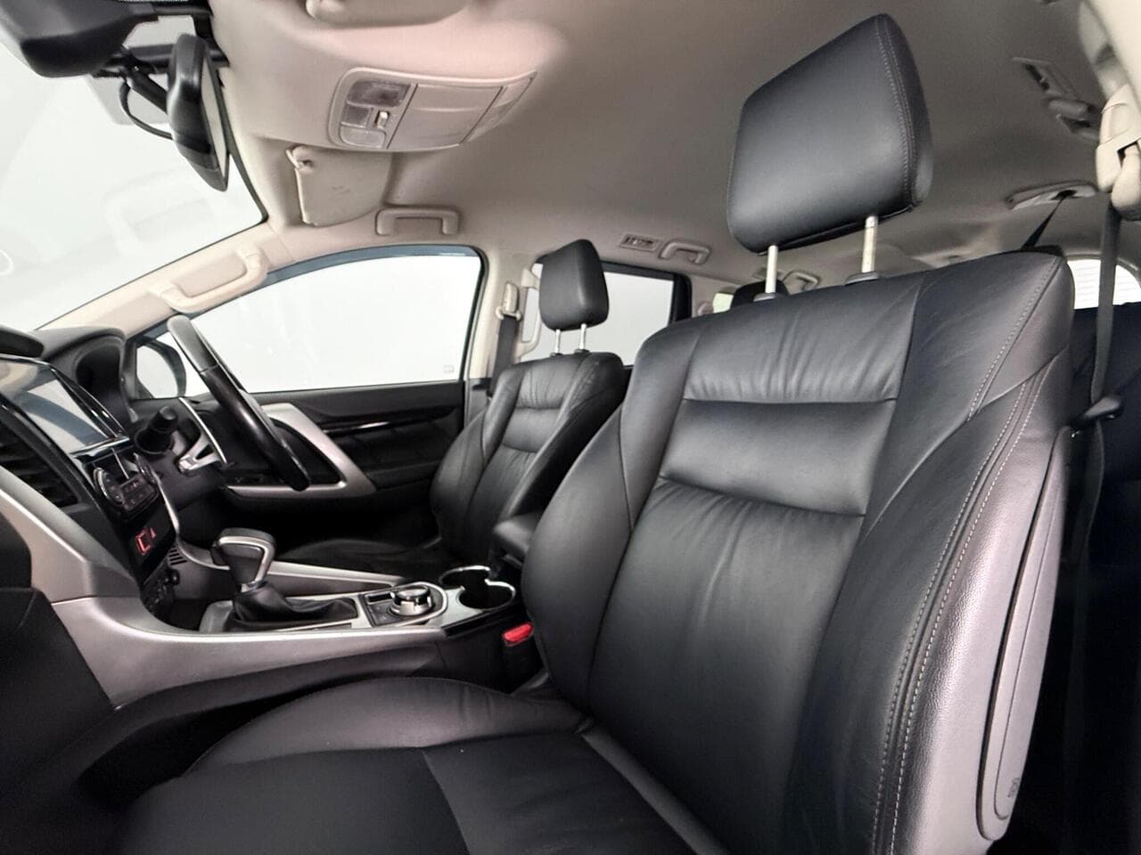 Mitsubishi Shogun Sport thumbnail Seat Front Passenger