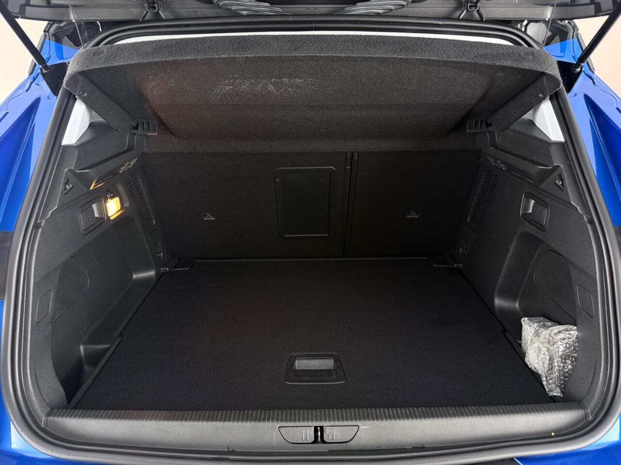 Vauxhall Grandland X thumbnail Boot