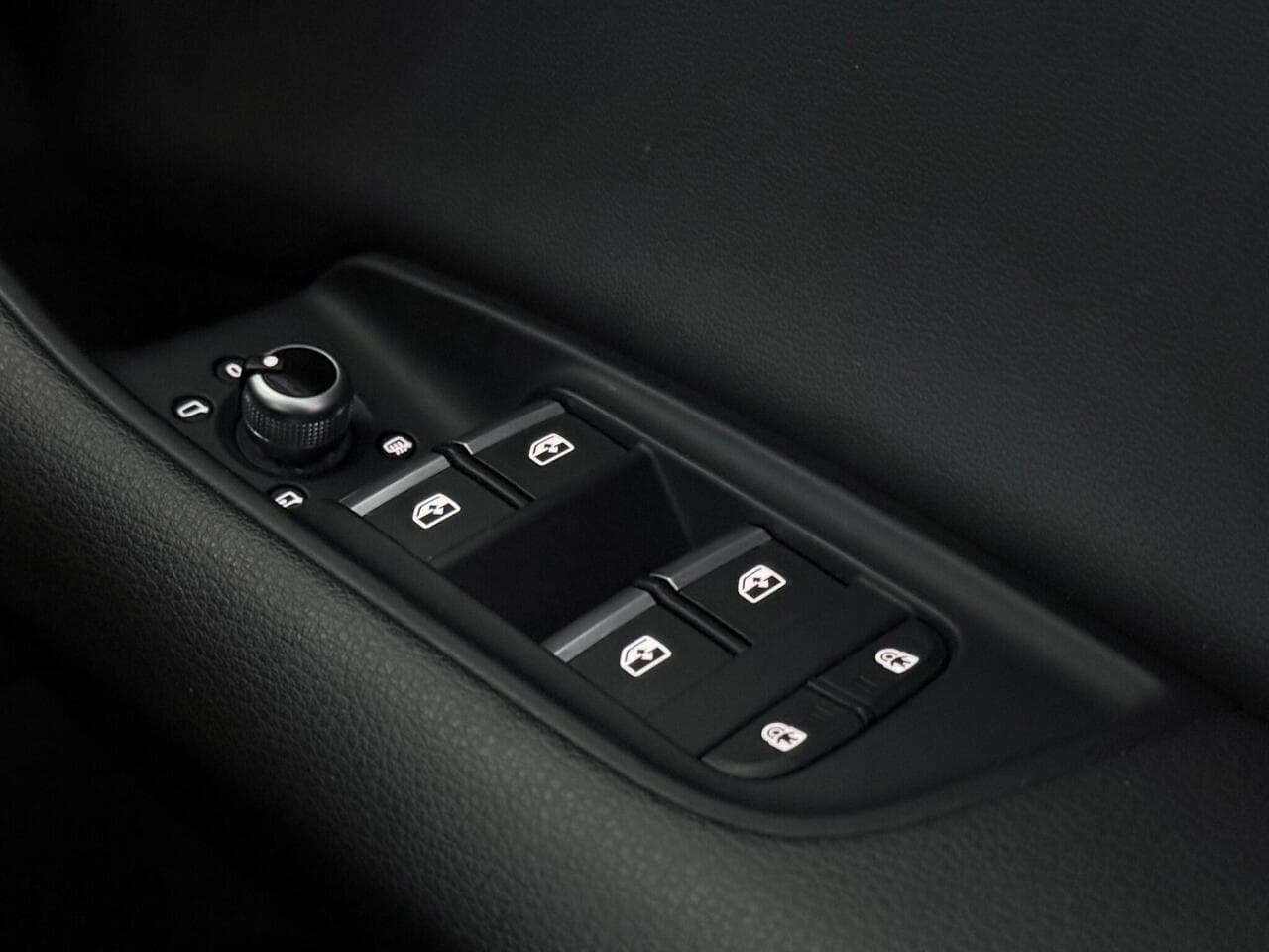 Audi Q7 thumbnail Misc Controls