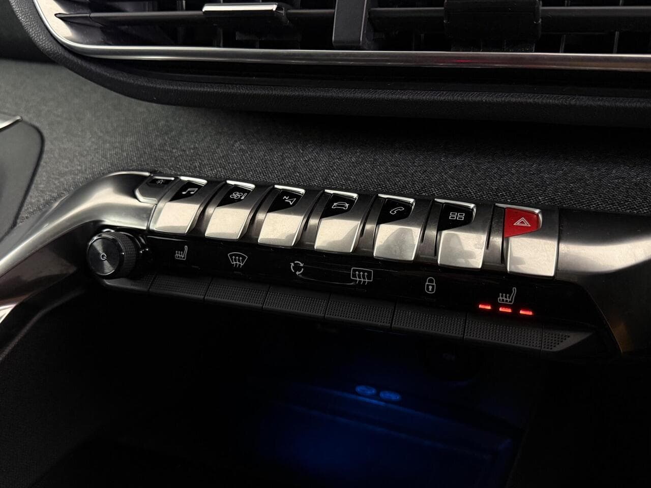 Peugeot 3008 thumbnail Misc Controls