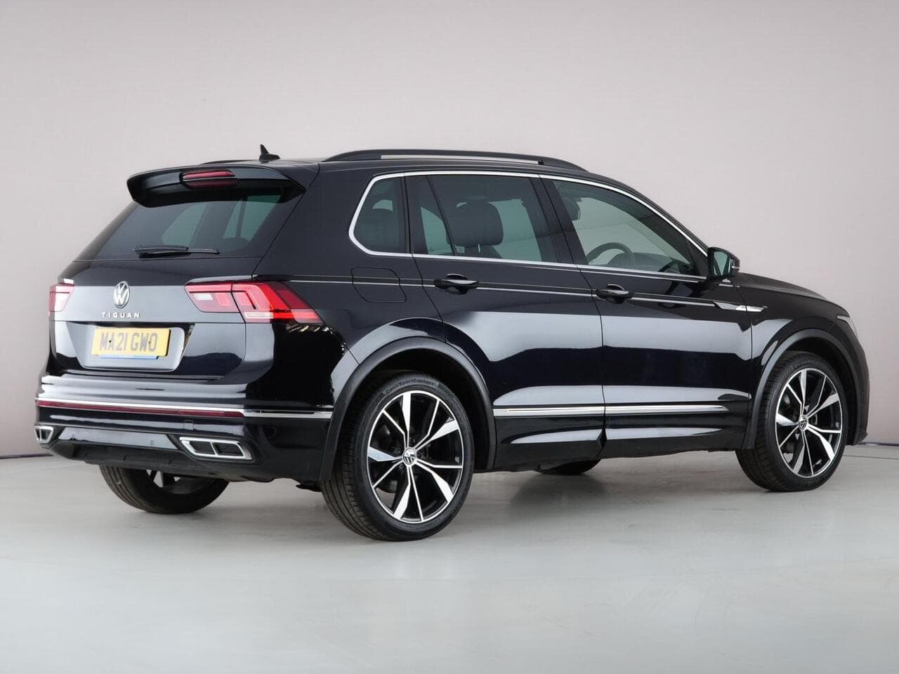 Volkswagen Tiguan thumbnail Rear Right