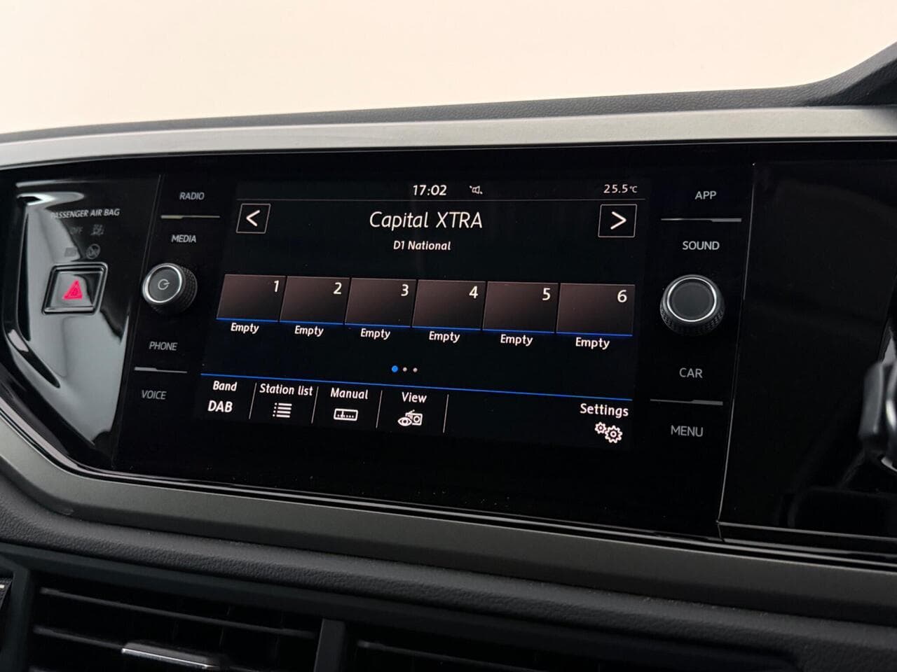 Volkswagen Polo thumbnail Infotainment System