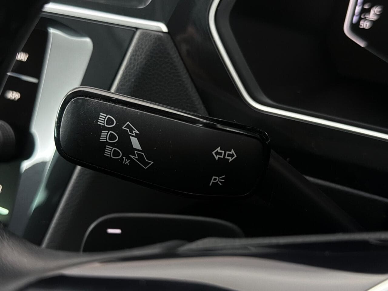Volkswagen Tiguan thumbnail Misc Controls