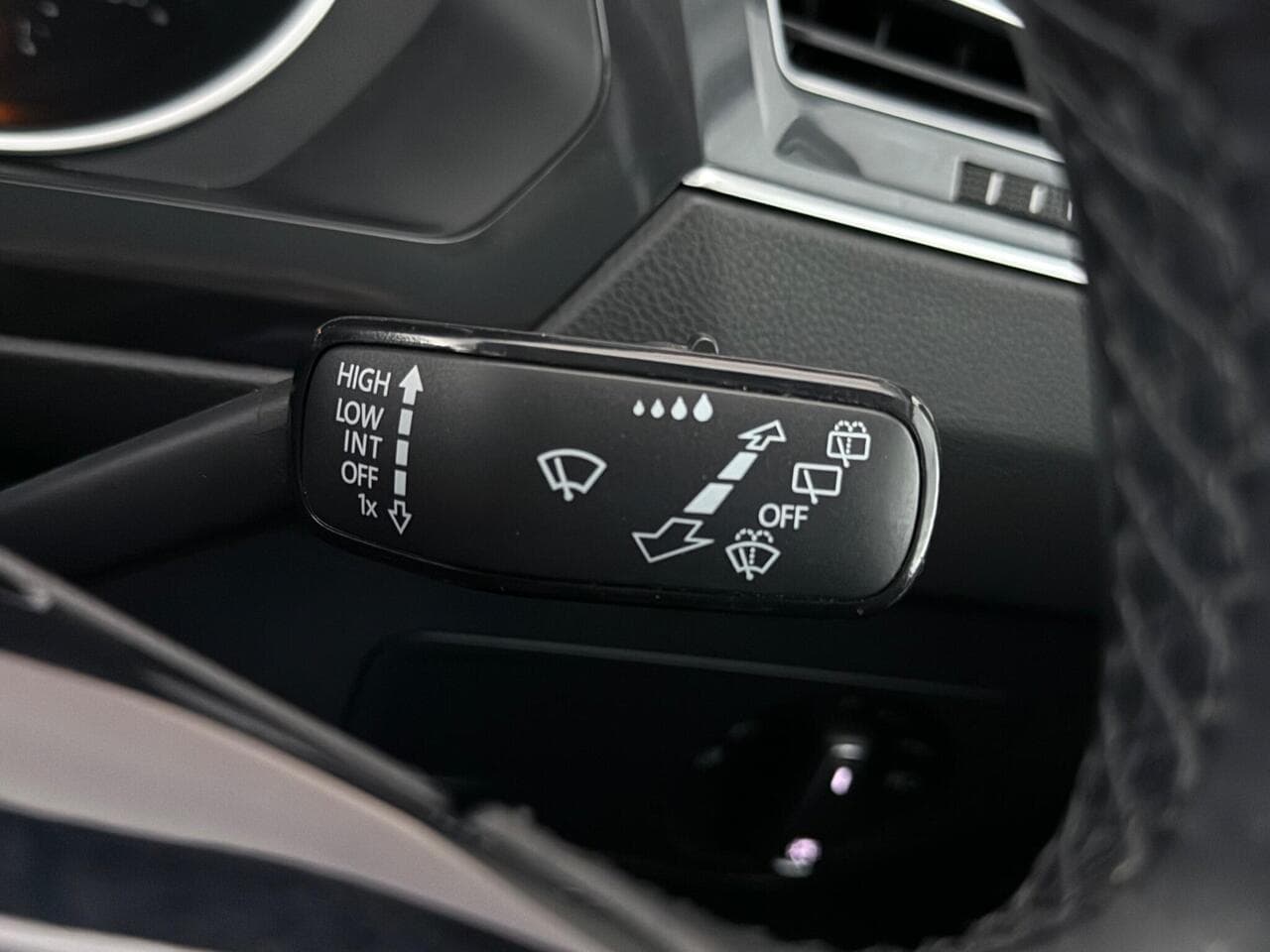 Volkswagen Tiguan thumbnail Misc Controls