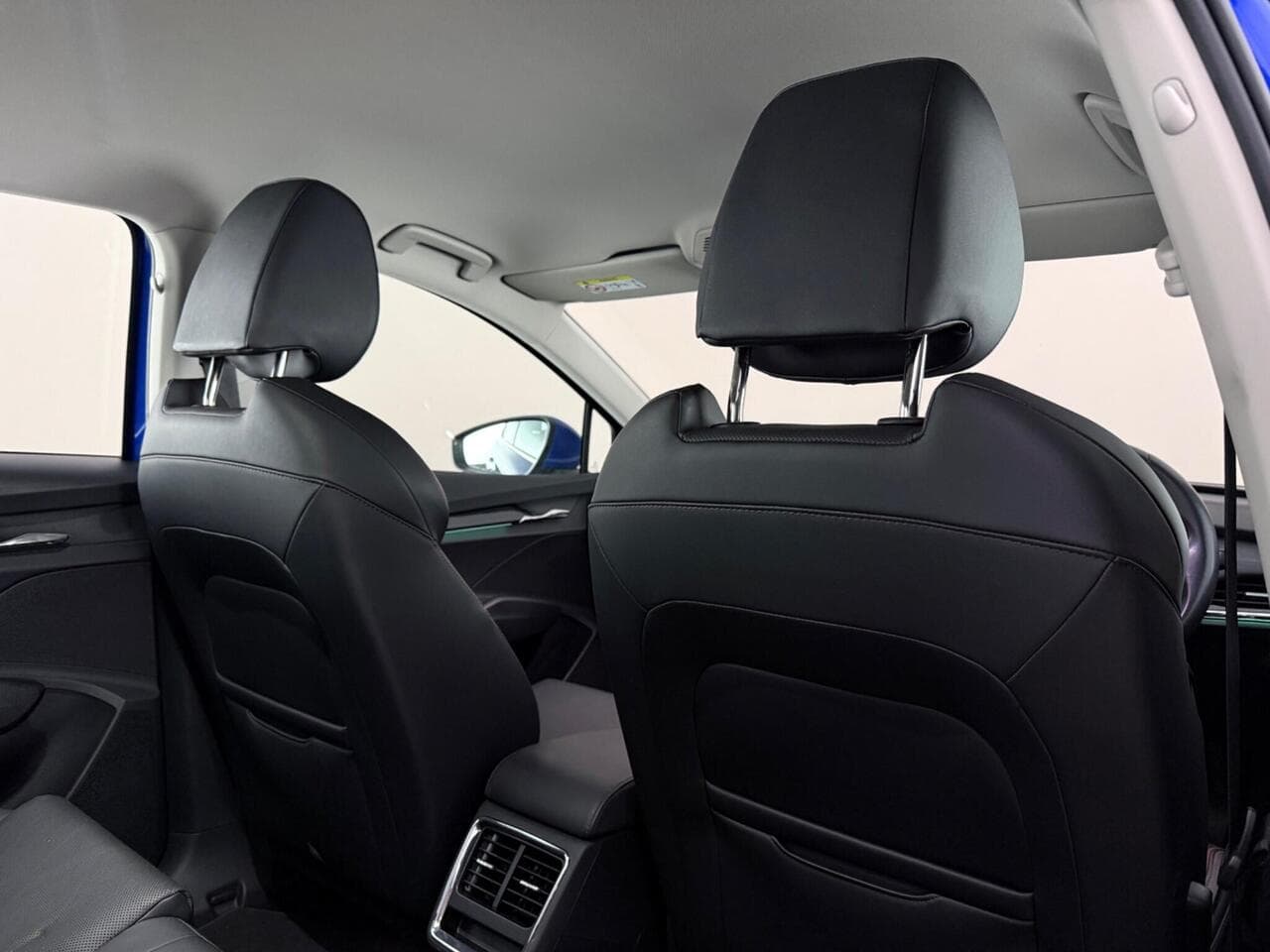 Skoda Enyaq thumbnail Seats Rear