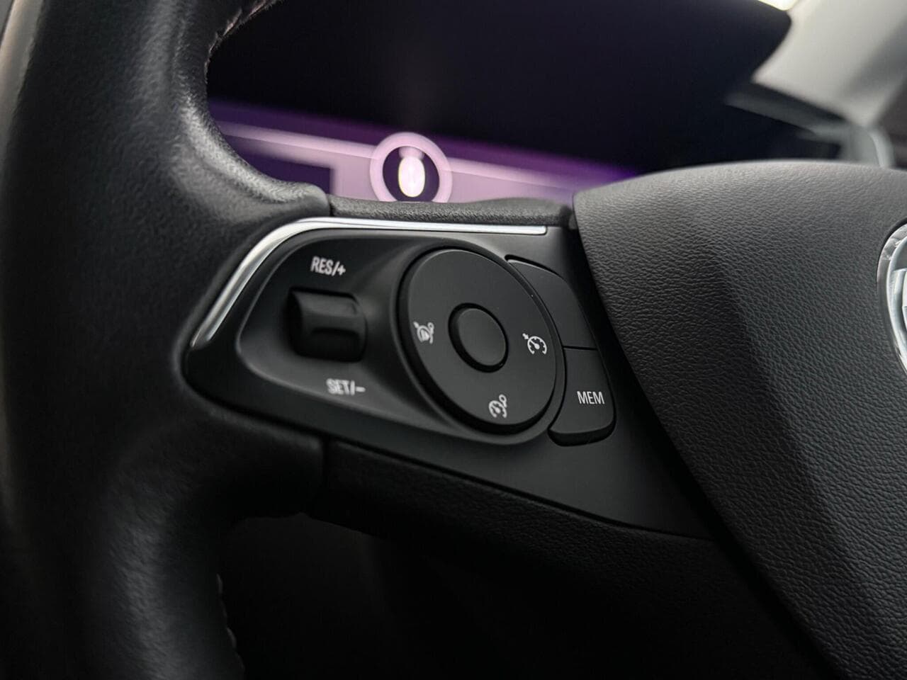 Vauxhall Grandland thumbnail Misc Controls