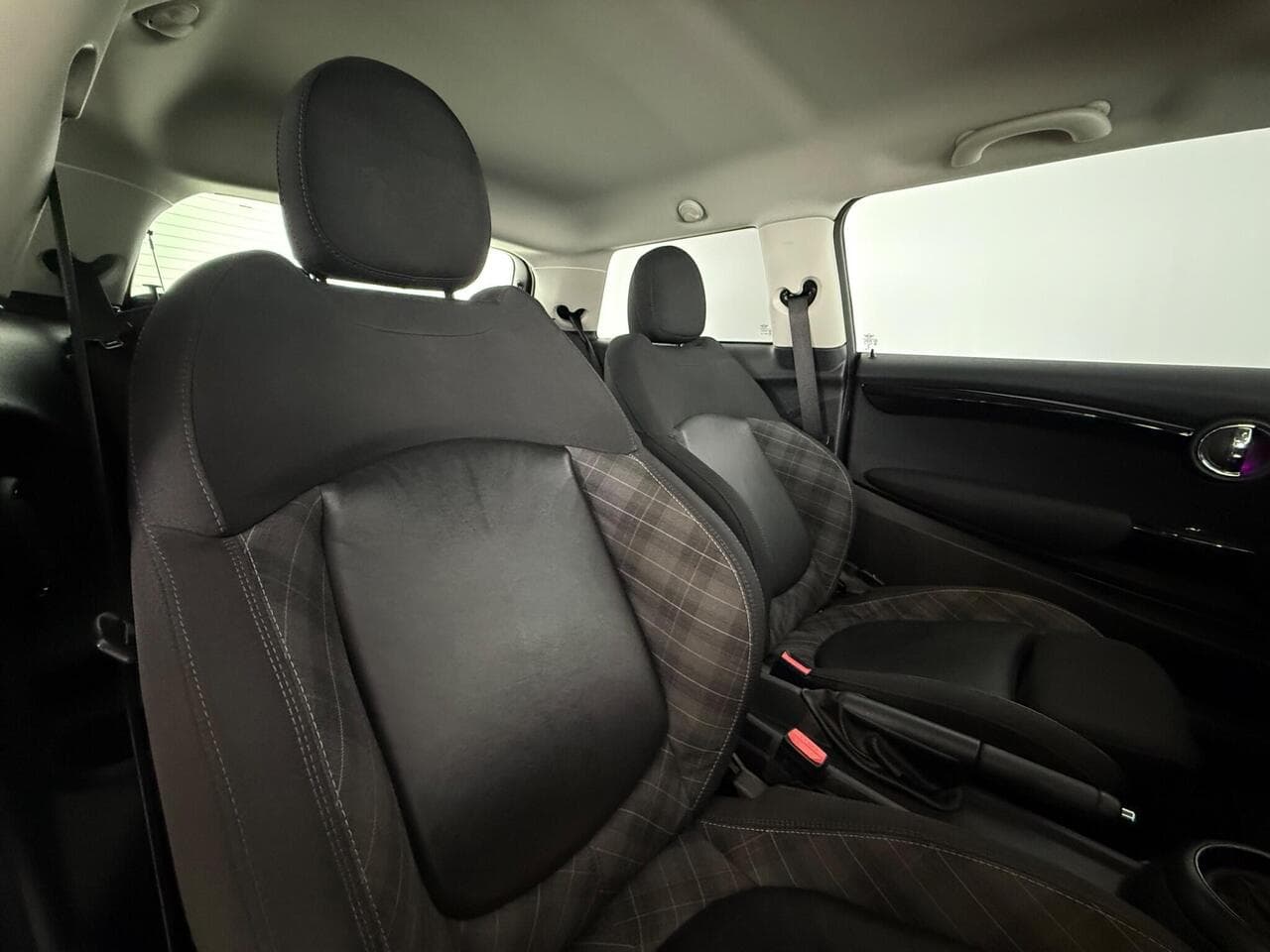 MINI Hatch thumbnail Seats Rear