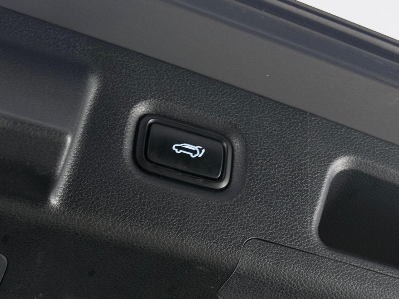 Hyundai Santa Fe thumbnail Misc Controls