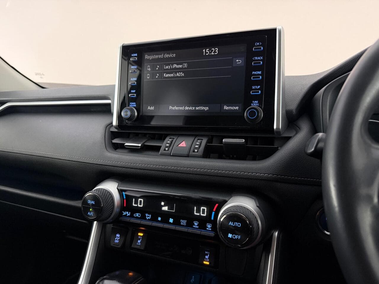 Toyota RAV4 thumbnail Infotainment System