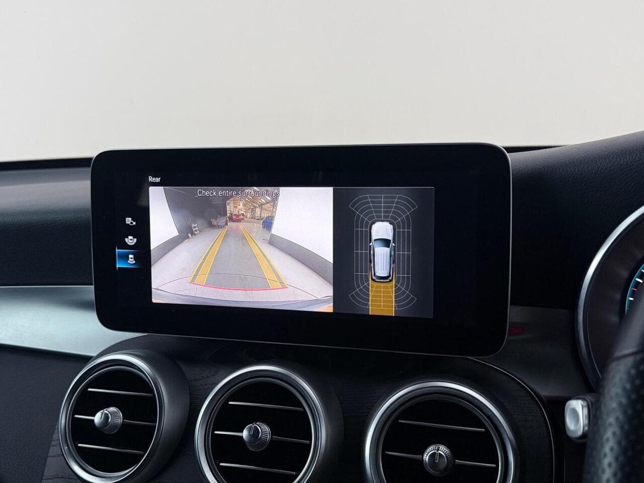 Mercedes-Benz GLC thumbnail Infotainment System