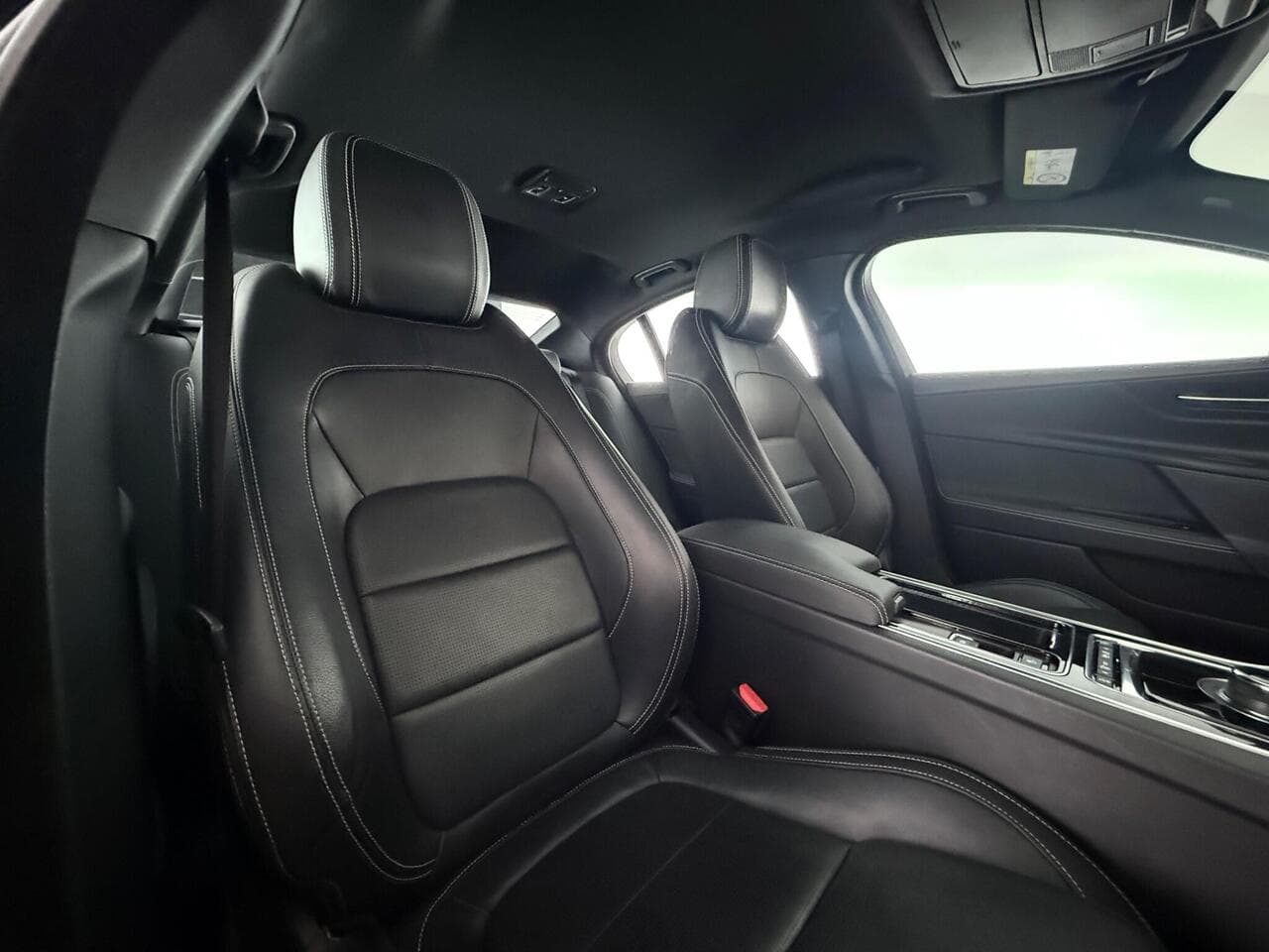 Jaguar XE thumbnail Seat Driver