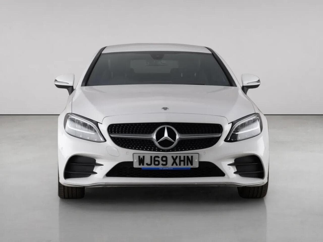 Mercedes-Benz C Class thumbnail Front