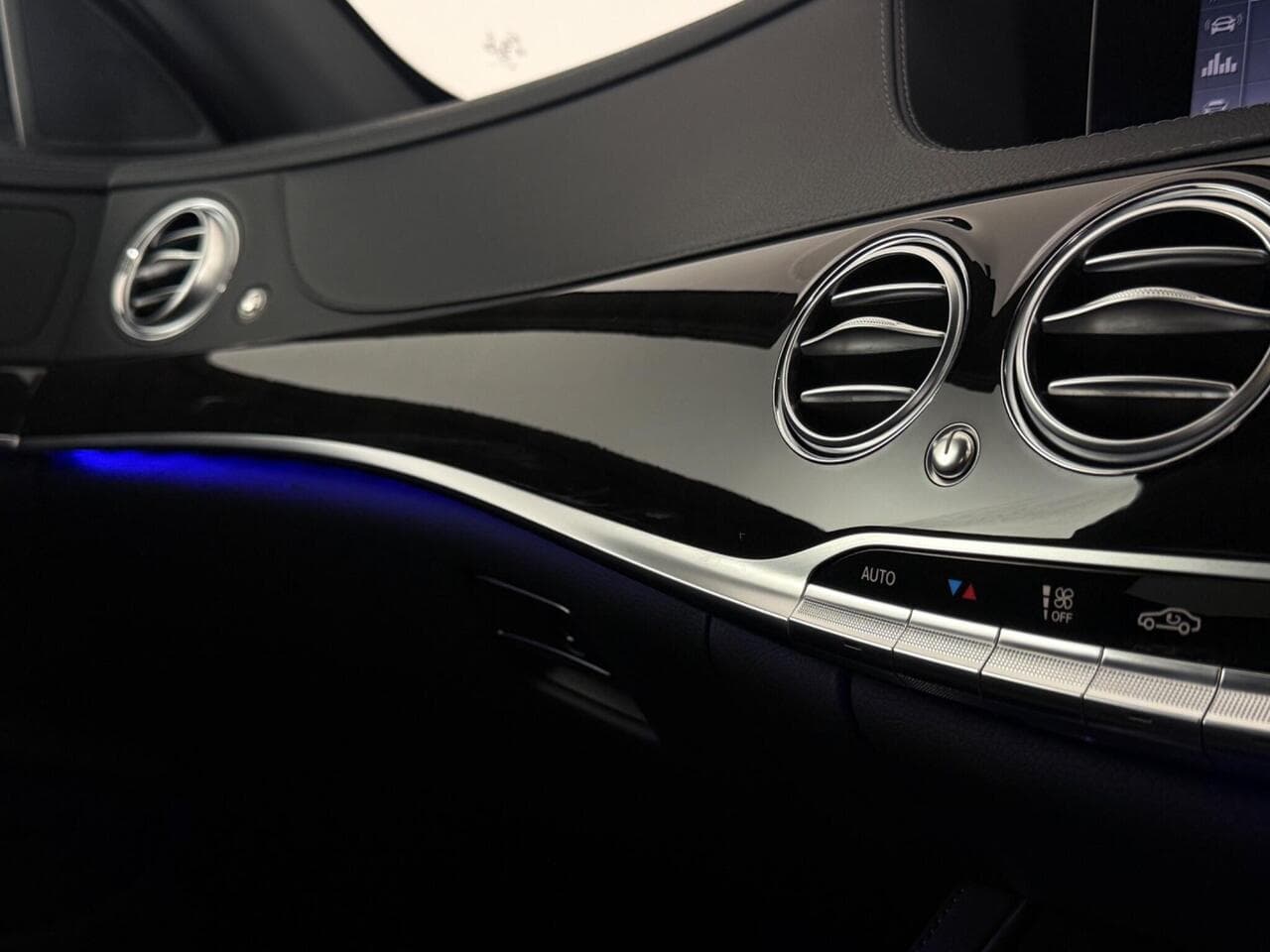 Mercedes-Benz S Class thumbnail Misc Controls
