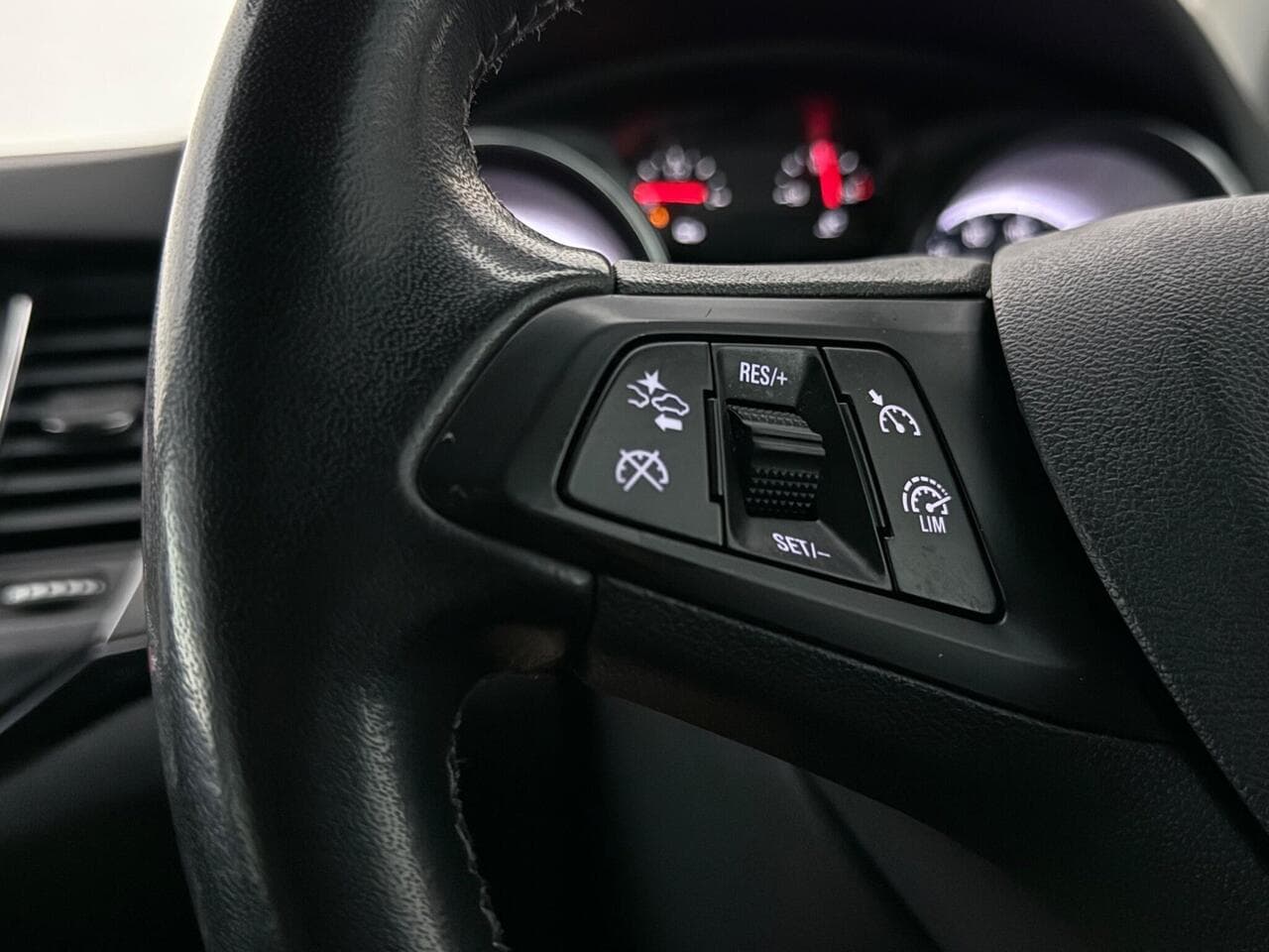 Vauxhall Astra thumbnail Misc Controls