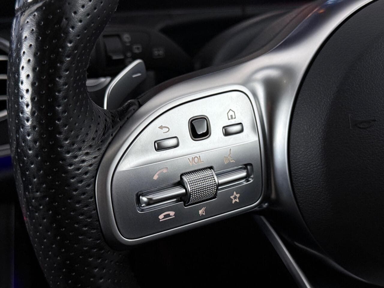 Mercedes-Benz E Class thumbnail Misc Controls