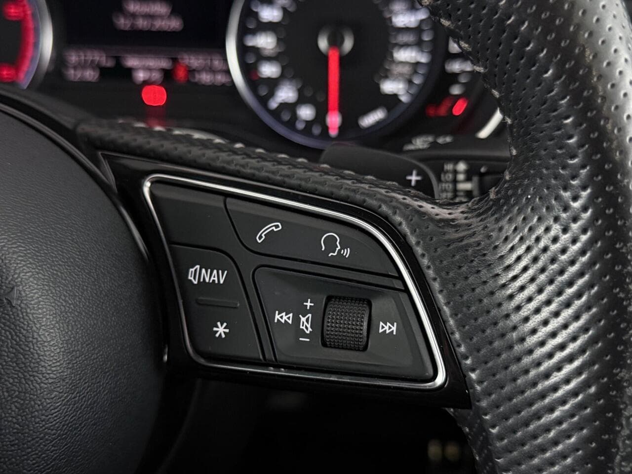 Audi A5 Cabriolet thumbnail Misc Controls