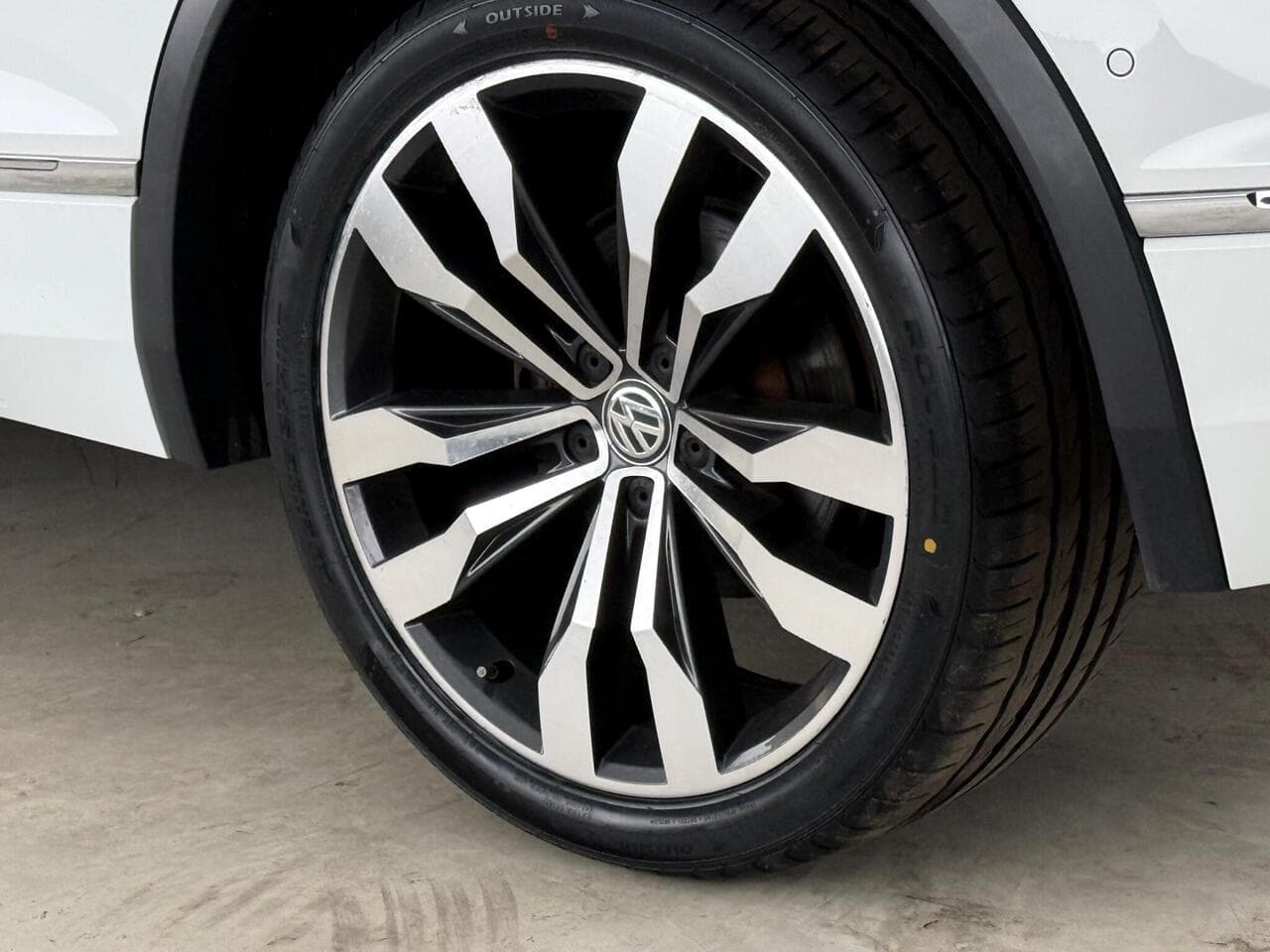 Volkswagen Tiguan thumbnail Wheel