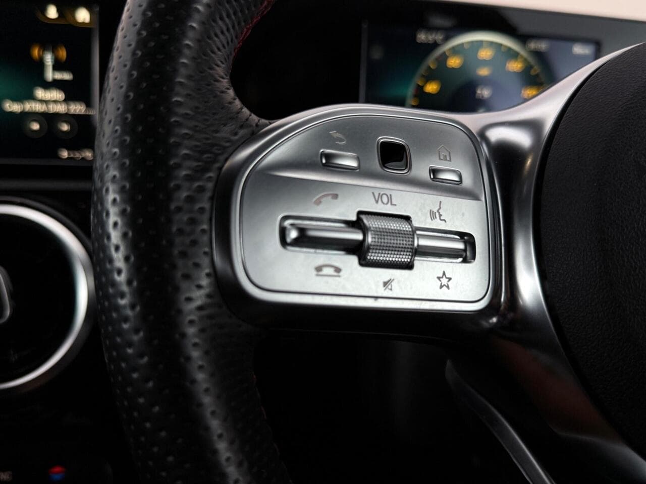 Mercedes-Benz A Class thumbnail Misc Controls