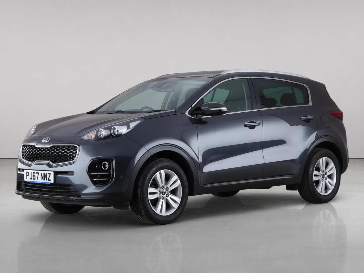 Kia Sportage thumbnail Front Left