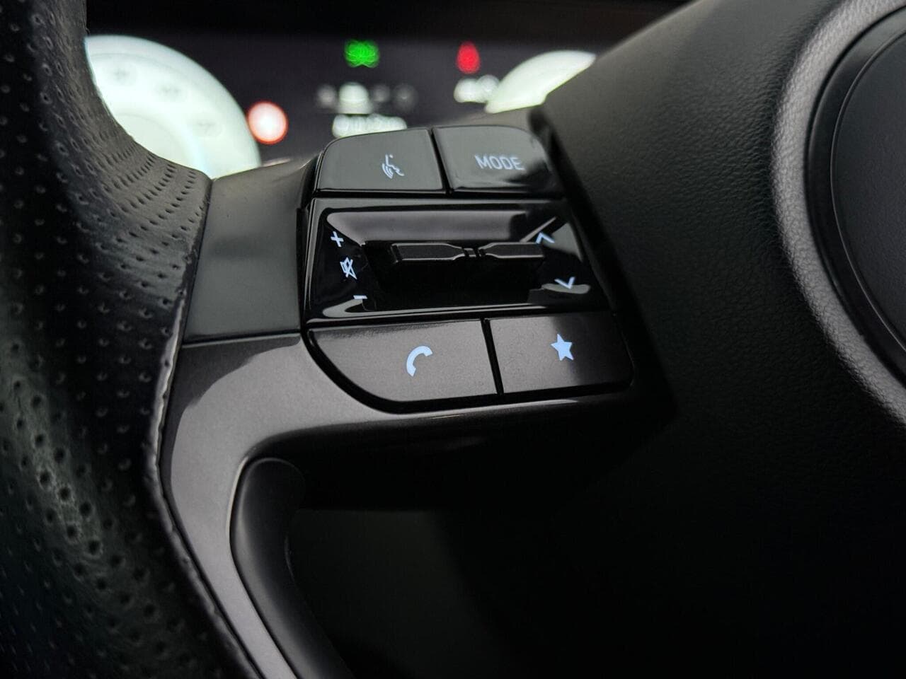 Hyundai TUCSON thumbnail Misc Controls