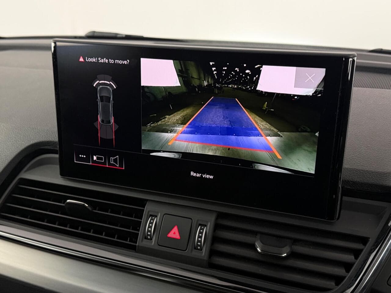 Audi Q5 thumbnail Infotainment System
