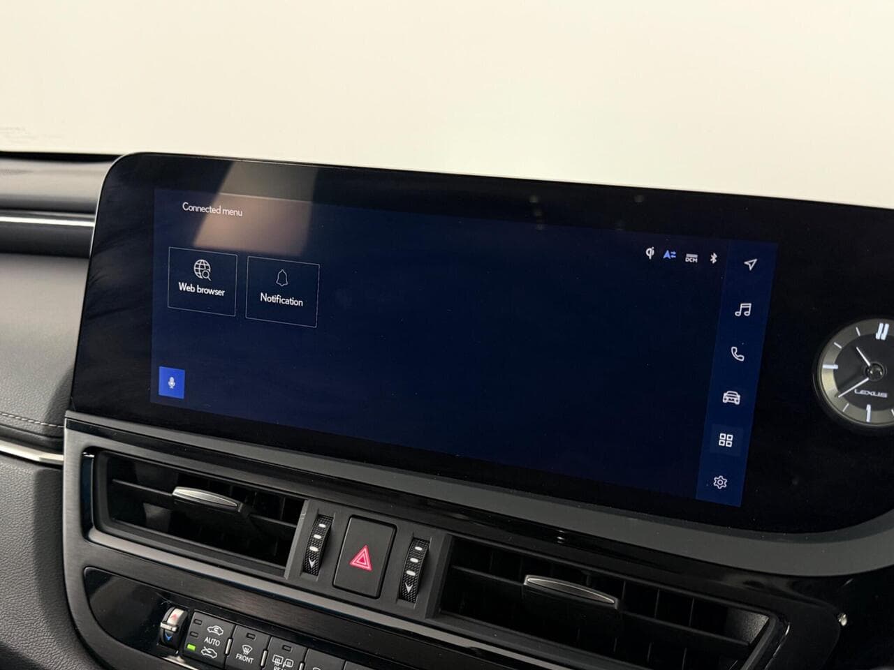 Lexus ES thumbnail Infotainment System
