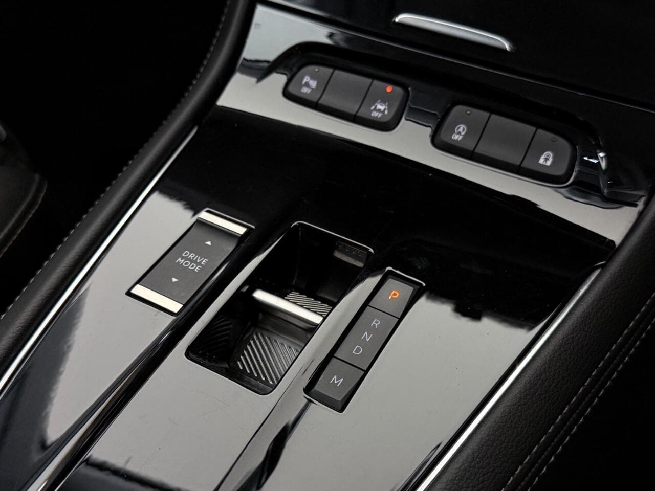 Vauxhall Grandland thumbnail Misc Controls