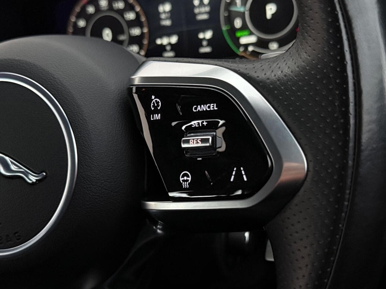 Jaguar F-PACE thumbnail Misc Controls