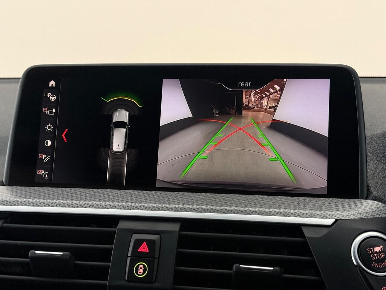 BMW X3 thumbnail Infotainment System