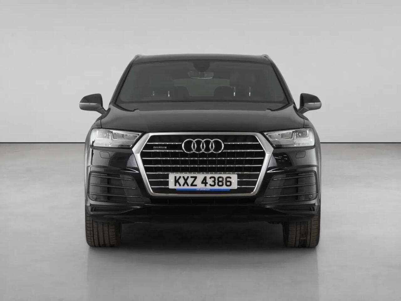 Audi Q7 thumbnail Front