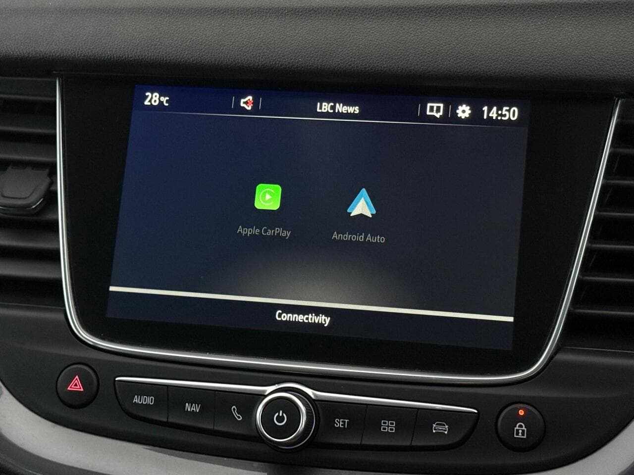 Vauxhall Grandland X thumbnail Infotainment System