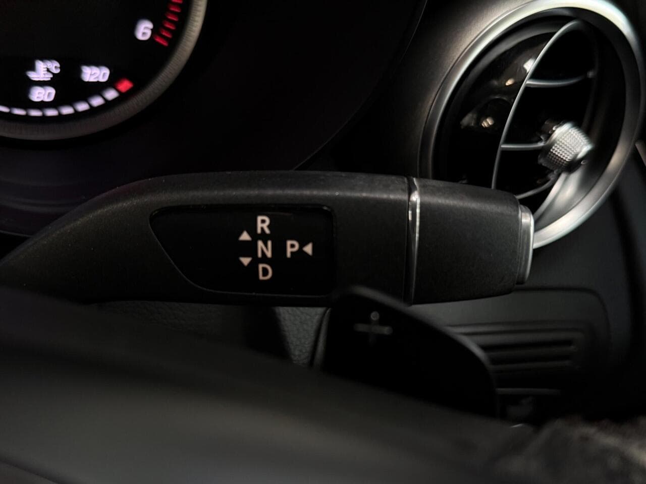Mercedes-Benz GLC thumbnail Misc Controls