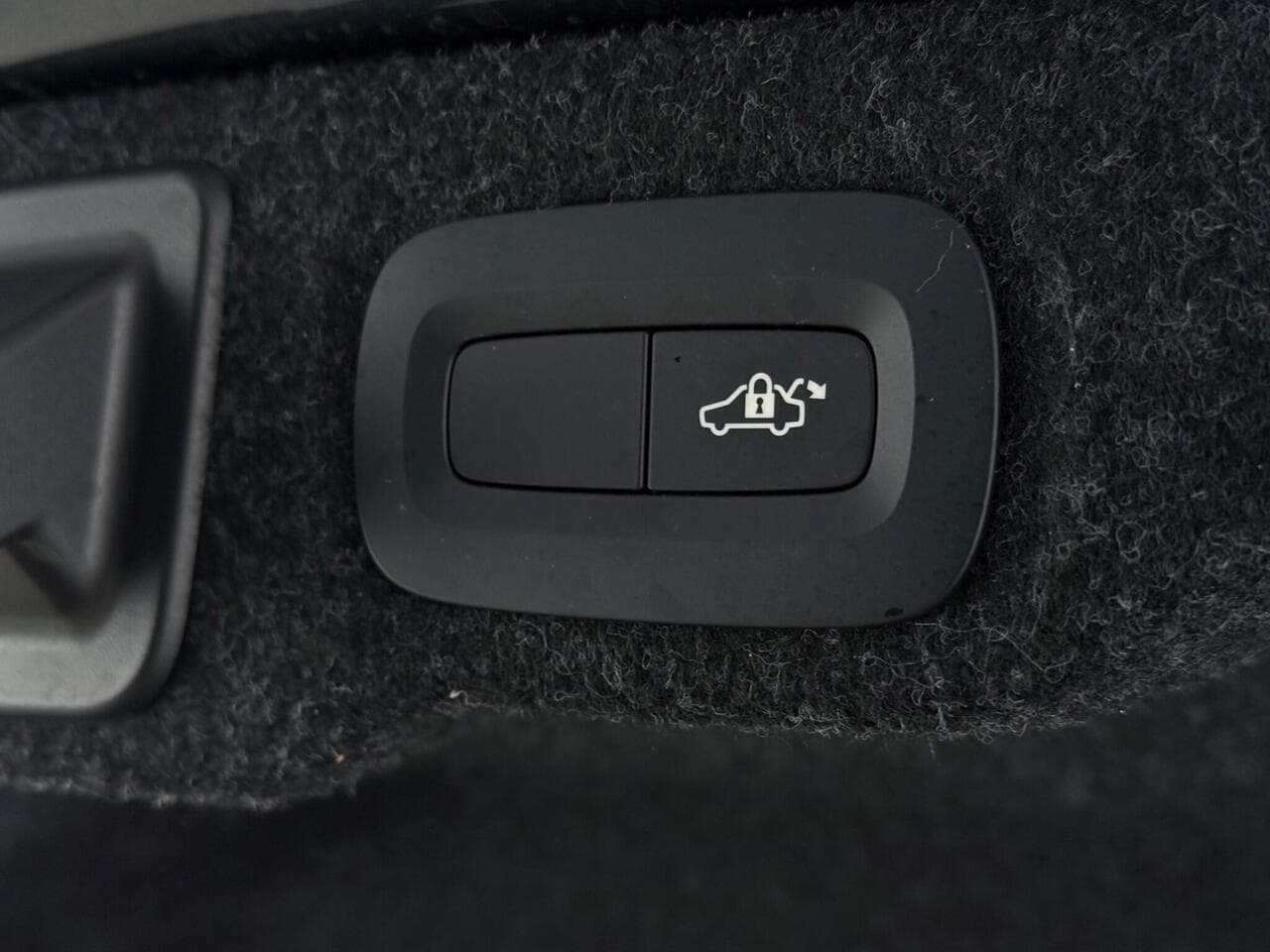 Volvo S60 thumbnail Misc Controls