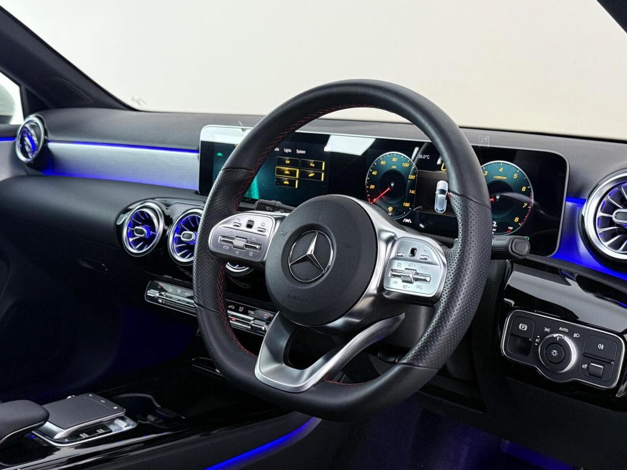Mercedes-Benz A Class thumbnail Steering Wheel