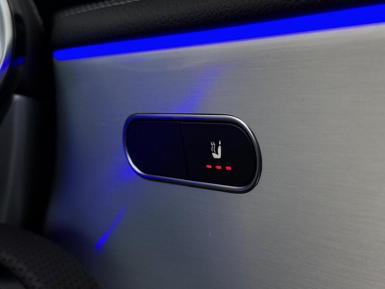 Mercedes-Benz CLA thumbnail Misc Controls