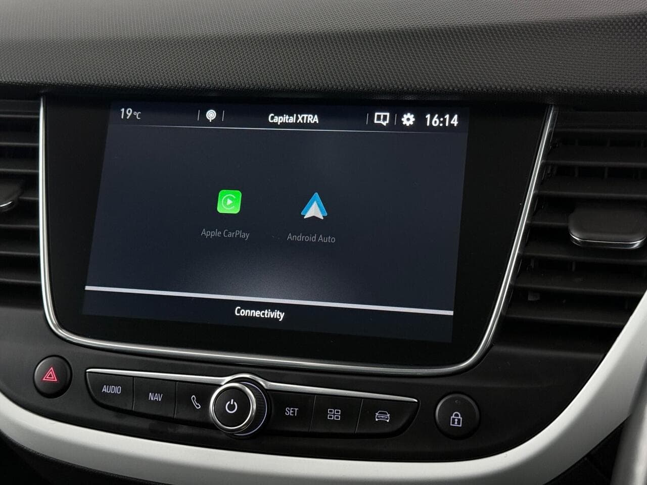 Vauxhall Crossland X thumbnail Infotainment System