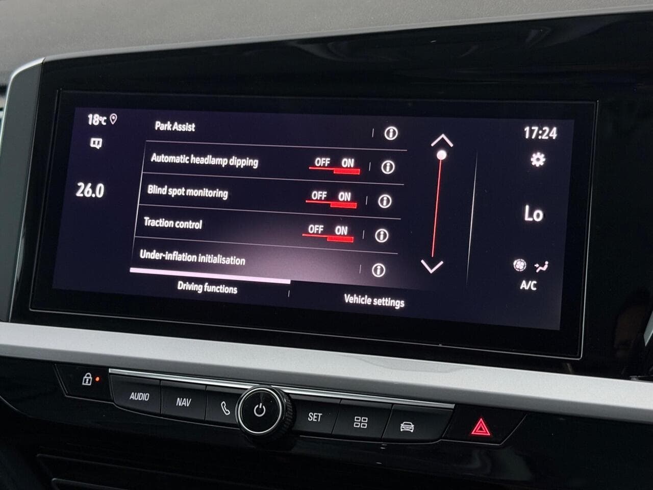 Vauxhall Grandland thumbnail Infotainment System