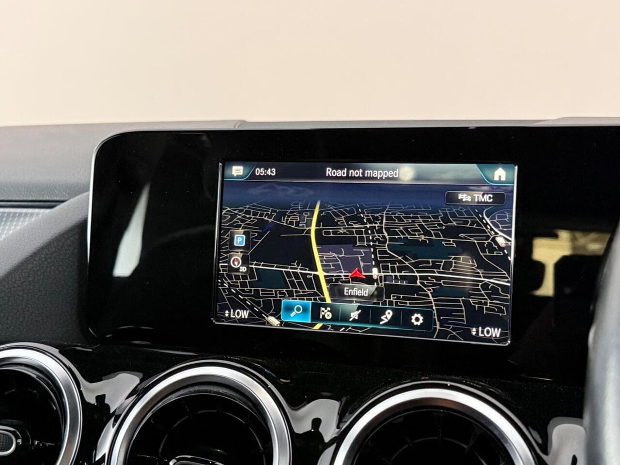 Mercedes-Benz B Class thumbnail Infotainment System