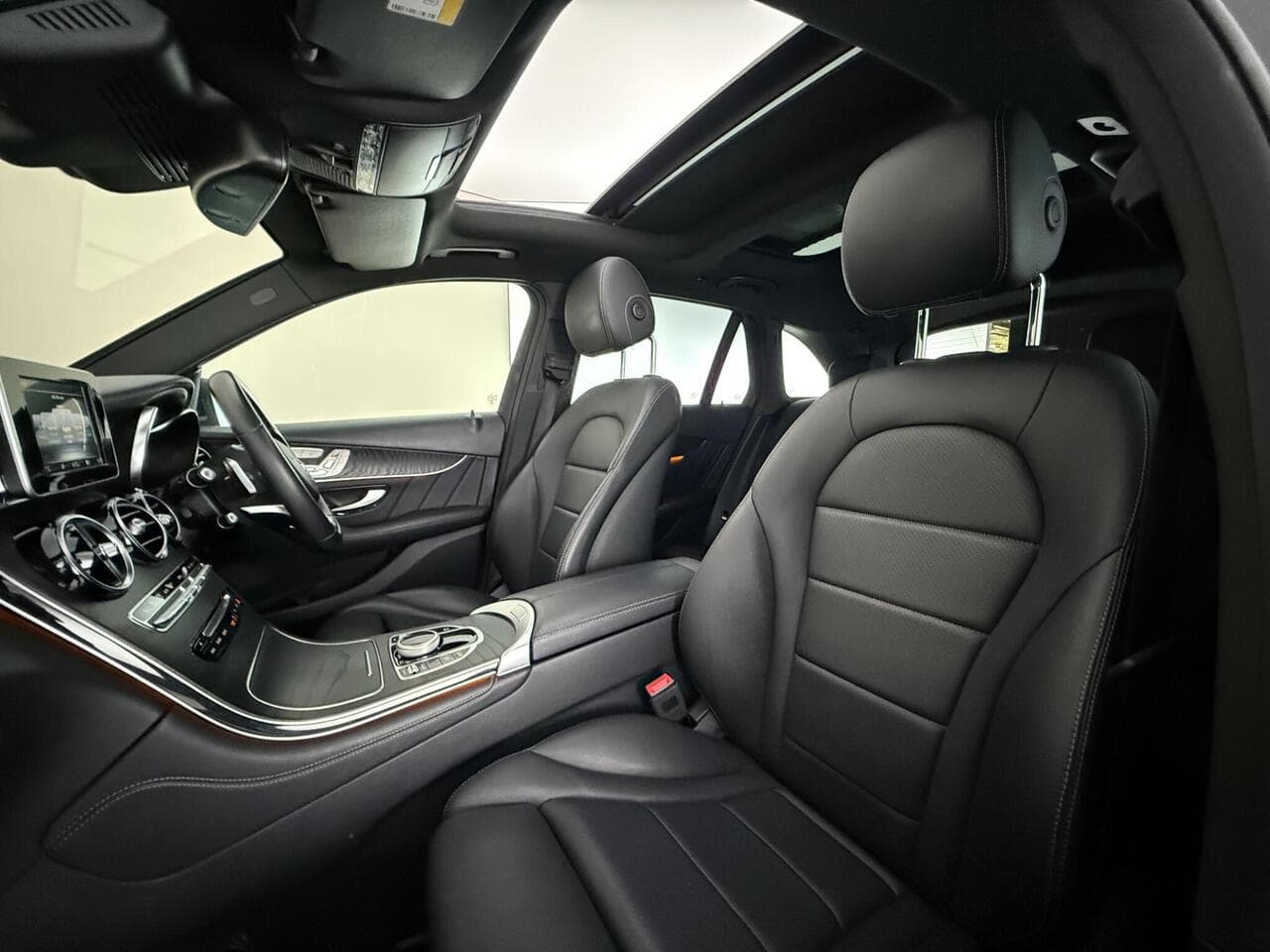 Mercedes-Benz GLC thumbnail Seat Front Passenger