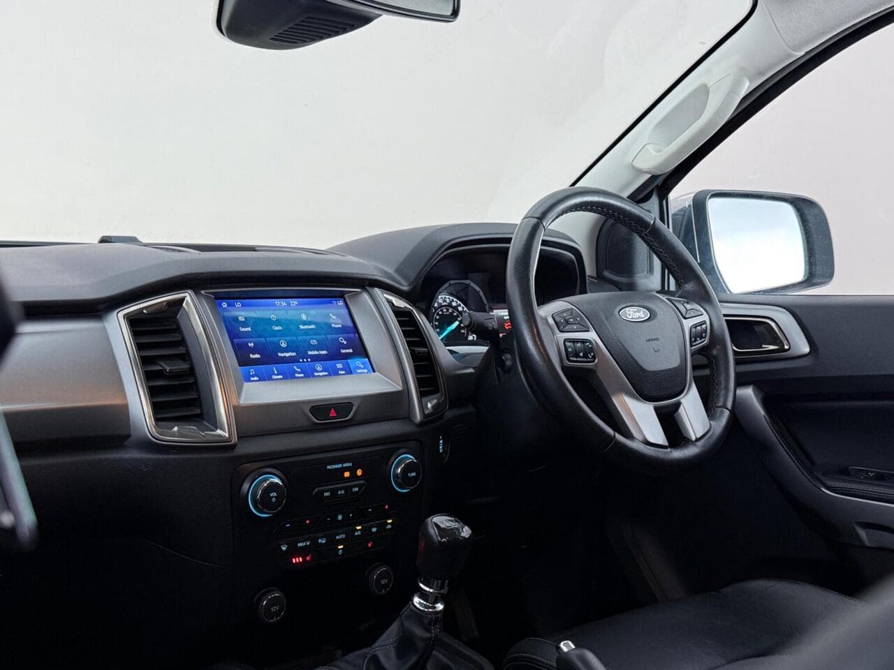 Ford Ranger thumbnail Interior Front