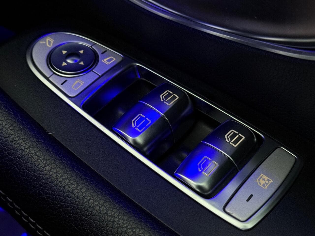 Mercedes-Benz E Class thumbnail Misc Controls