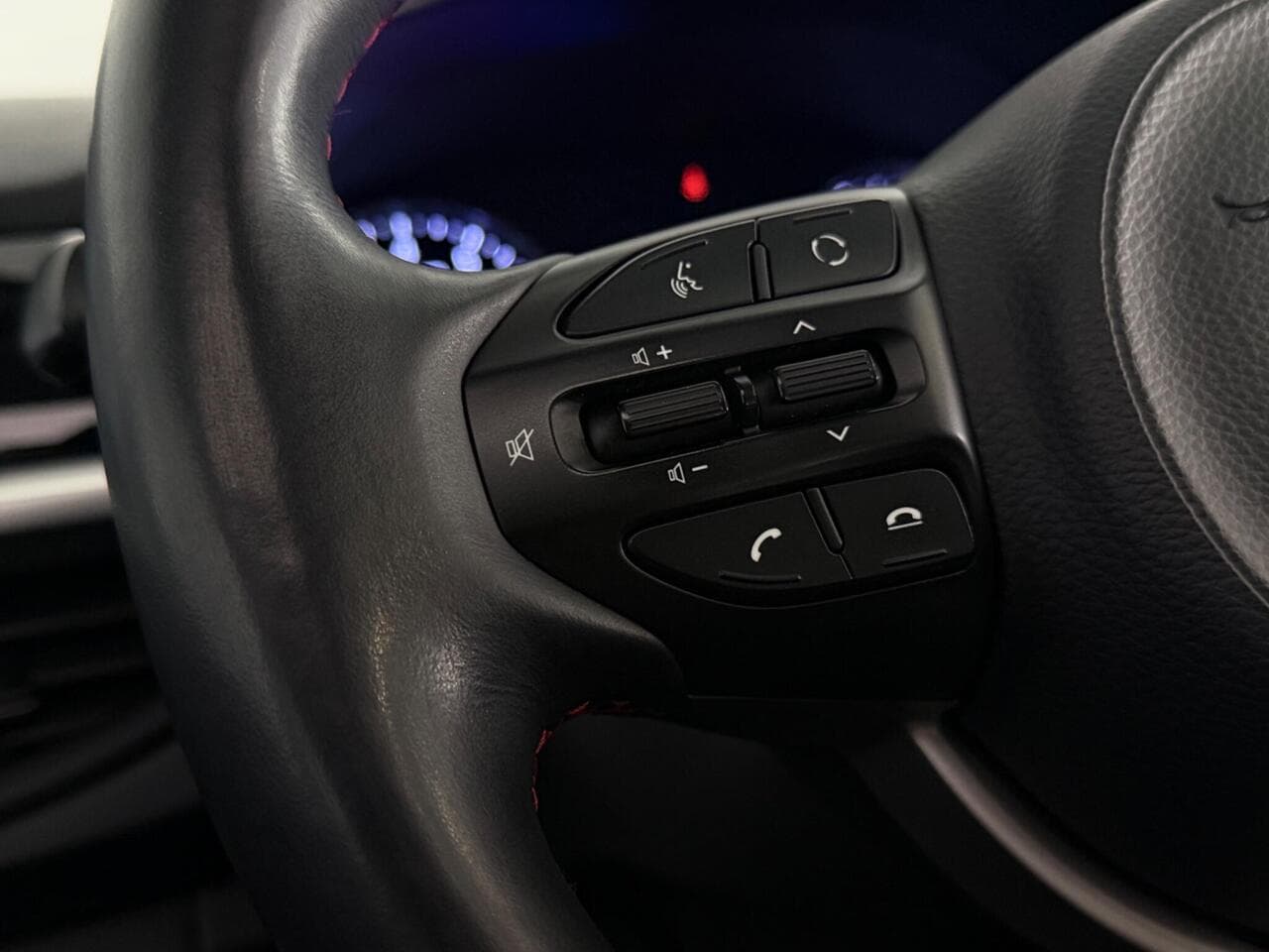 Kia Picanto thumbnail Misc Controls
