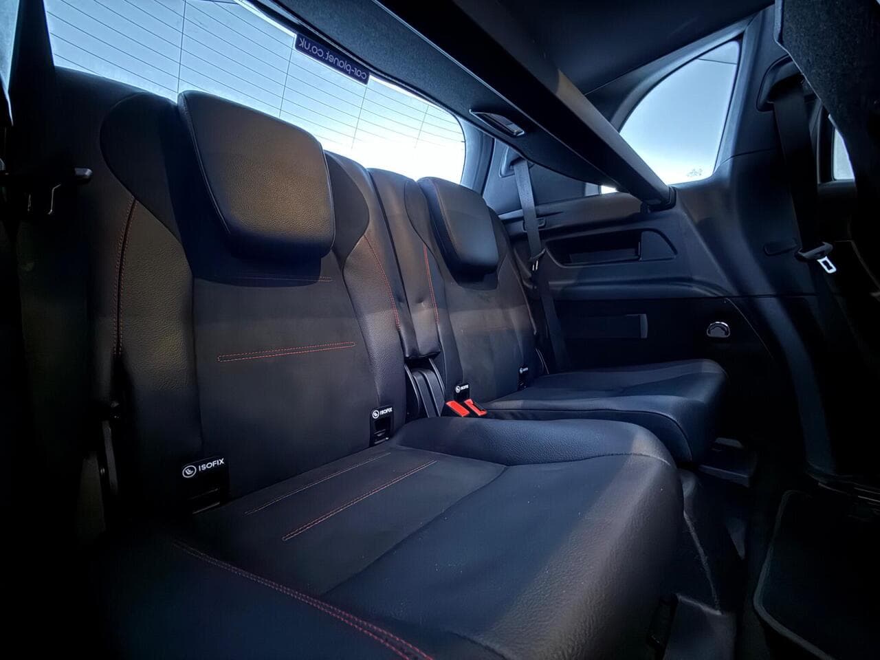 Mercedes-Benz GLB thumbnail Seats Rear