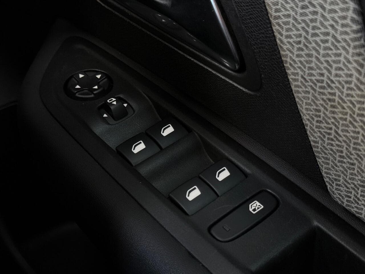 Citroen C4 thumbnail Misc Controls