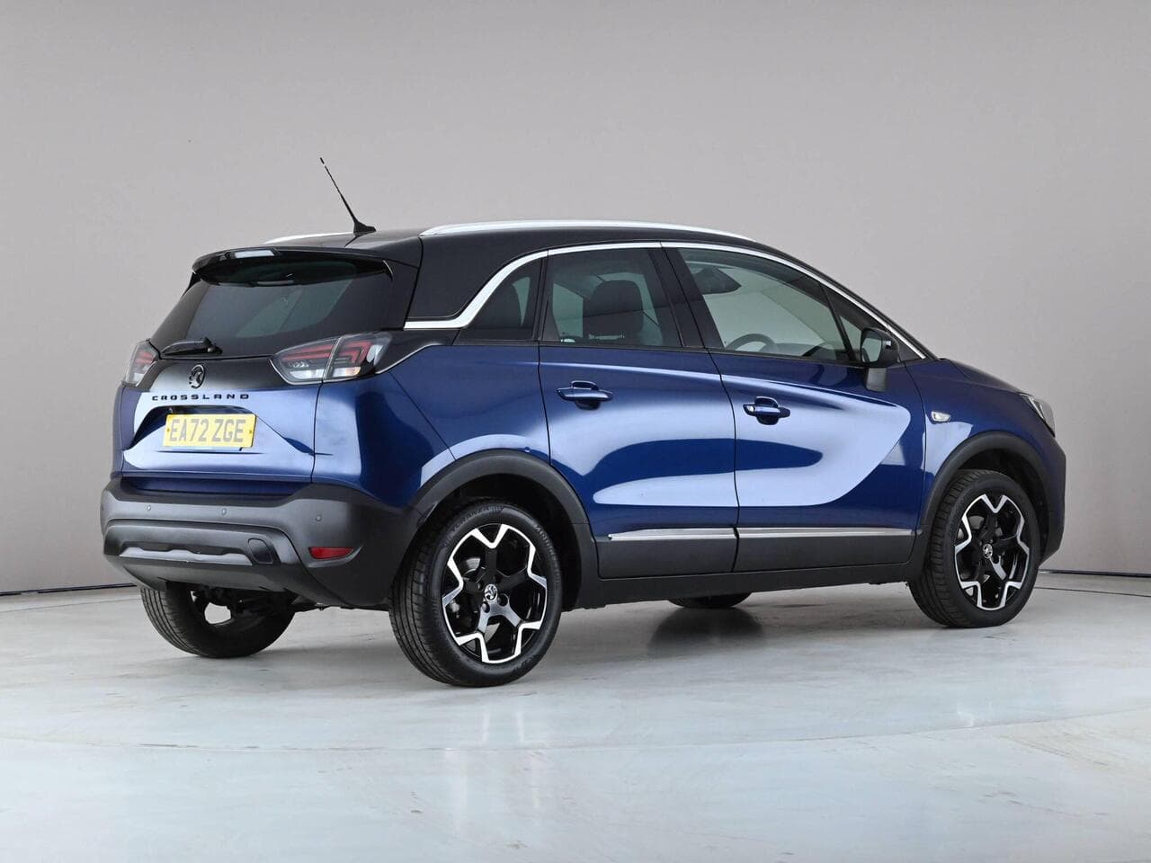 Vauxhall Crossland thumbnail Rear Right