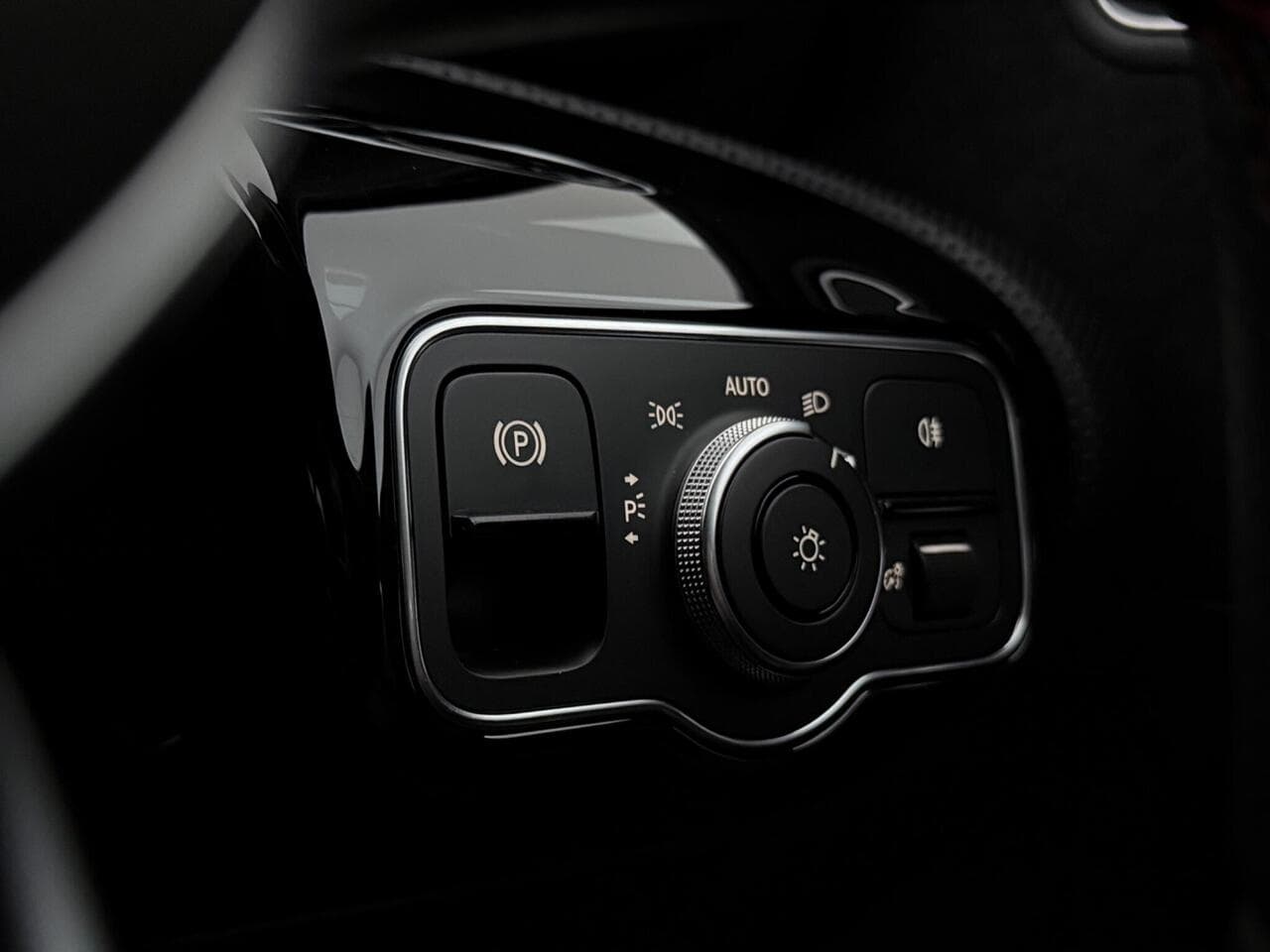 Mercedes-Benz A Class thumbnail Misc Controls