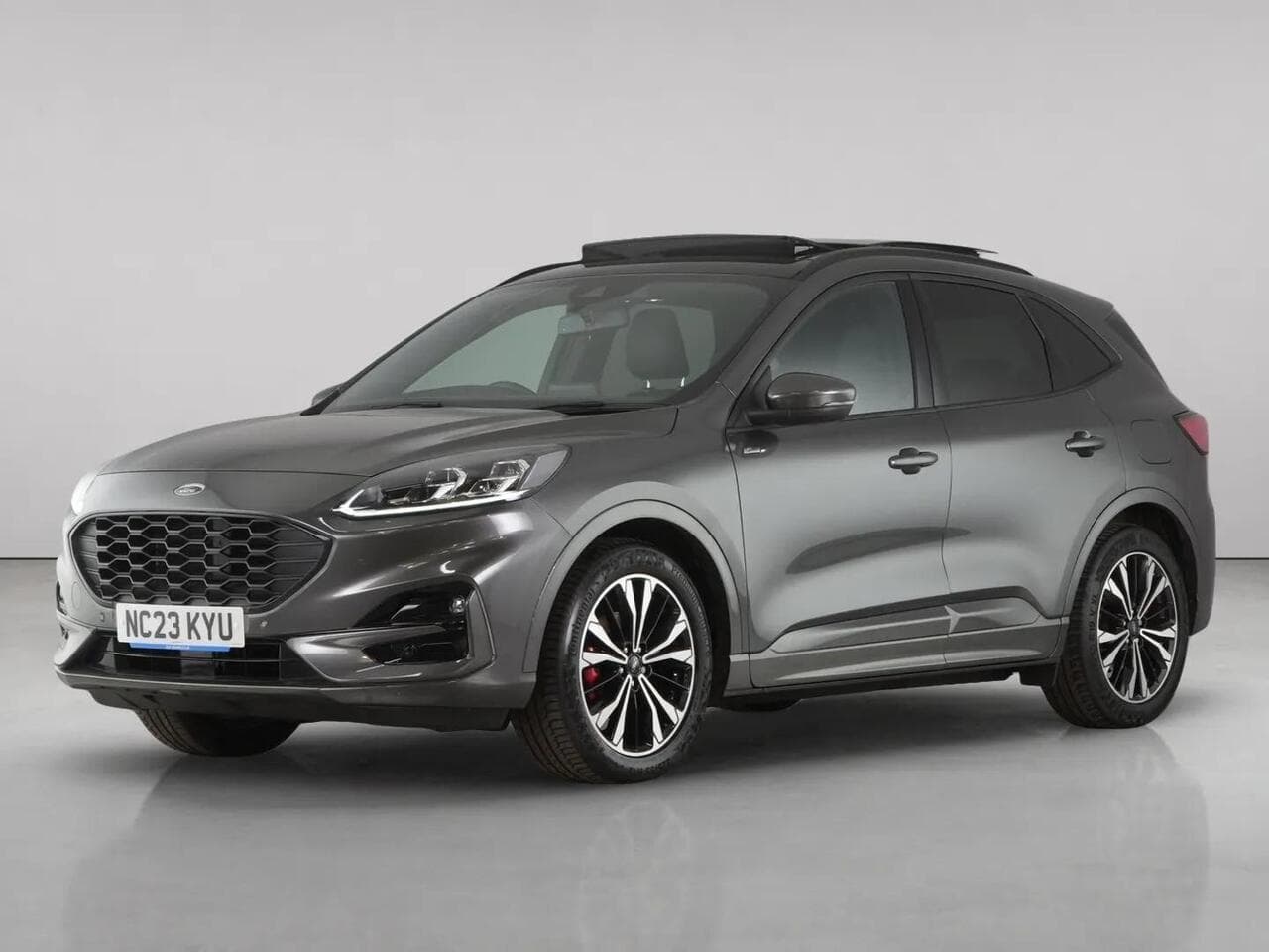 Ford Kuga thumbnail Front Left