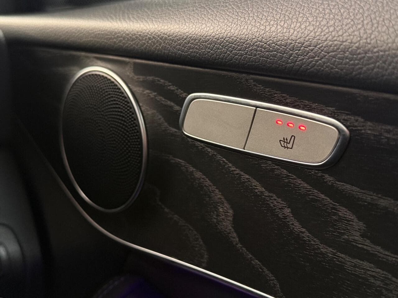 Mercedes-Benz GLC thumbnail Misc Controls
