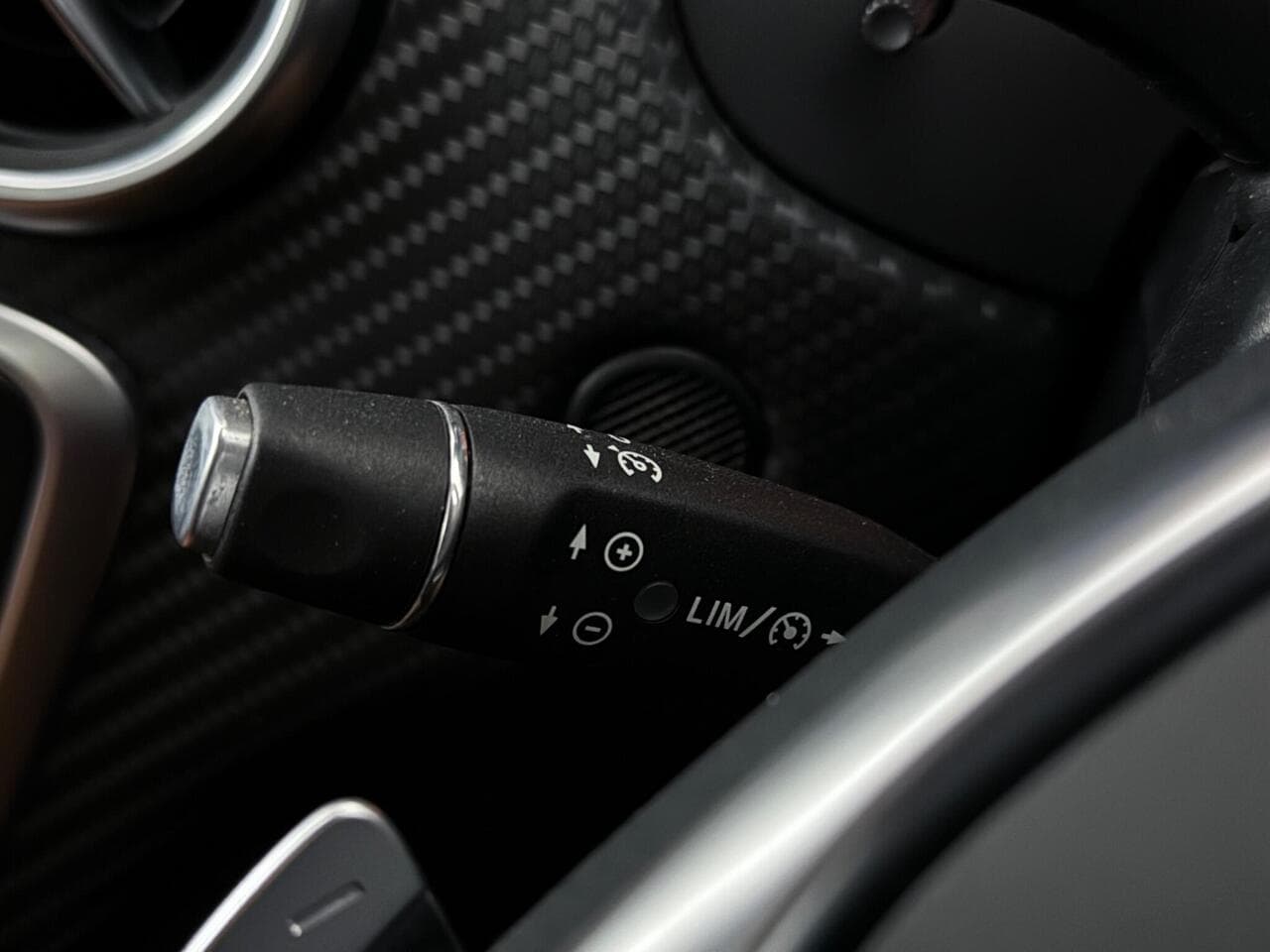 Mercedes-Benz A Class thumbnail Misc Controls
